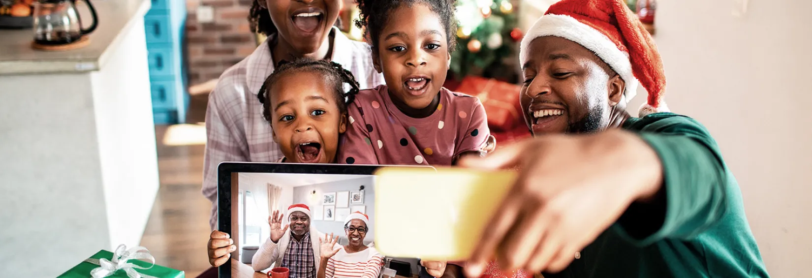How to choose the right Internet speeds for you family using the Internet on phone and laptop